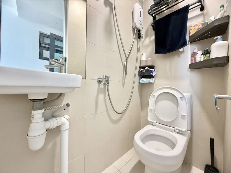 Treasure at Tampines, 15 Tampines Lane, Room Rental, 90 sqft, Condominium For Rent, by Young Chng, 500228175 - Bathroom - PropertyGuru.com.sg