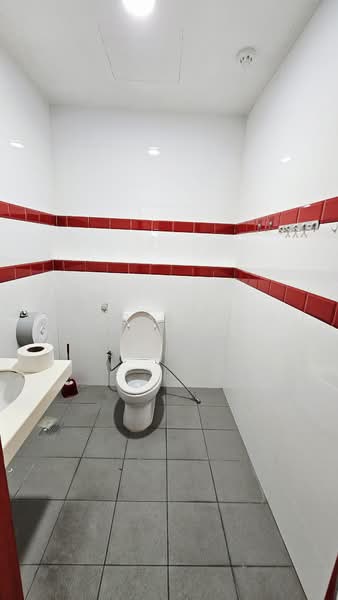 High Visibility, Multi-Storey Retail Podium for almost any Biz, near Buses MRT etc, Whampoa | Boon Keng | Potong Pasir, 2,848 sqft, Other Retail For Rent, by Clara Heng, 500228198 - Bathroom - CommercialGuru.com.sg