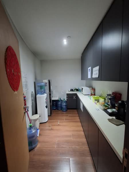 211 Henderson, 211 Henderson Road, Alexandra / Commonwealth, 4,467 sqft, Light Industrial (B1) For Rent, by Ang Teck Kuan (Teck), 500228202 - Pantry - CommercialGuru.com.sg