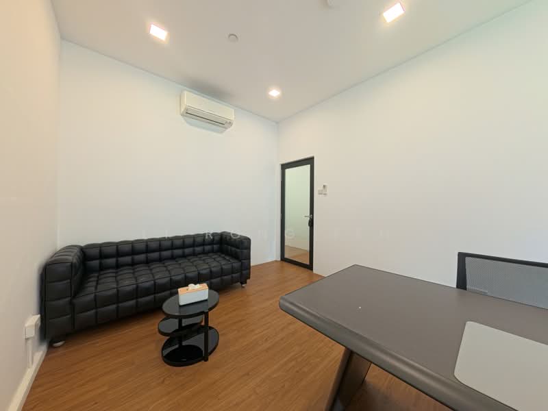 Oxley BizHub 2, 62 Ubi Road 1, 1,905 sqft, Light Industrial (B1) For Sale, by Li Rong Teh, 500228203 - CommercialGuru.com.sg