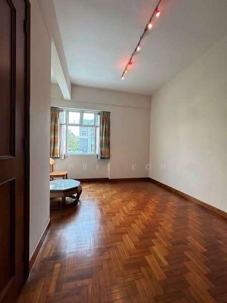 Sunrise Avenue, Seletar / Yio Chu Kang, 5 Bedrooms, 3,097 sqft, Terraced House For Sale, by April Koh, 500228209 - Living Room - PropertyGuru.com.sg