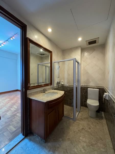 Sunrise Avenue, Seletar / Yio Chu Kang, 5 Bedrooms, 3,097 sqft, Terraced House For Sale, by April Koh, 500228209 - Bathroom - PropertyGuru.com.sg