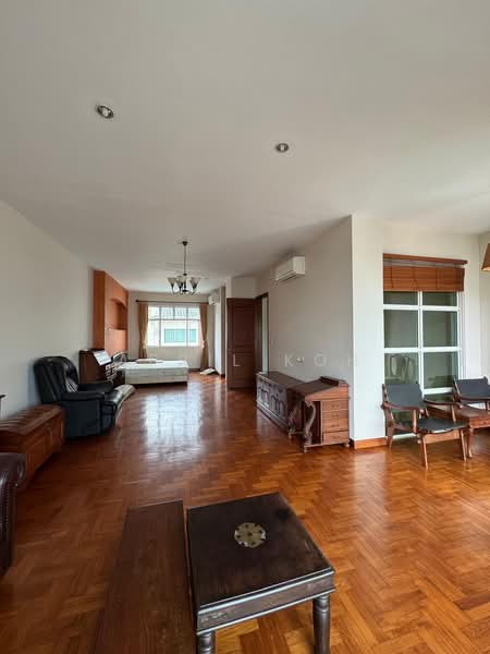 Sunrise Avenue, Seletar / Yio Chu Kang, 5 Bedrooms, 3,097 sqft, Terraced House For Sale, by April Koh, 500228209 - Living Room - PropertyGuru.com.sg