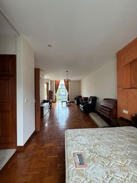 Sunrise Avenue, Seletar / Yio Chu Kang, 5 Bedrooms, 3,097 sqft, Terraced House For Sale, by April Koh, 500228209 - Living Room - PropertyGuru.com.sg