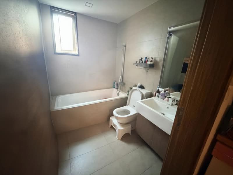 The Canopy, 85 Yishun Avenue 11, 4 Bedrooms, 1,292 sqft, Executive Condominium For Sale, by Robert Chen, 500228214 - Bathroom - PropertyGuru.com.sg