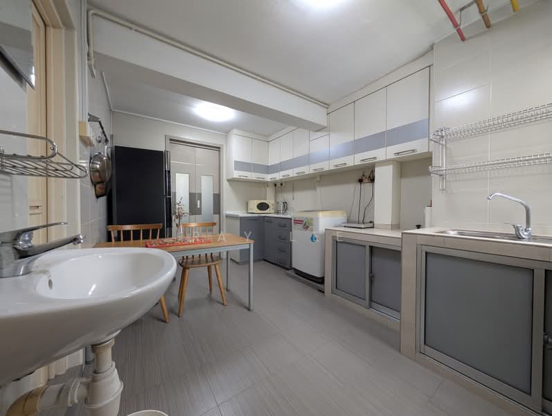 34 Upper Cross Street, 34 Upper Cross Street, 3 Bedrooms, 700 sqft, HDB Flat For Sale, by Ray Lee, 500228215 - Kitchen - PropertyGuru.com.sg
