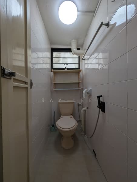34 Upper Cross Street, 34 Upper Cross Street, 3 Bedrooms, 700 sqft, HDB Flat For Sale, by Ray Lee, 500228215 - Bathroom - PropertyGuru.com.sg