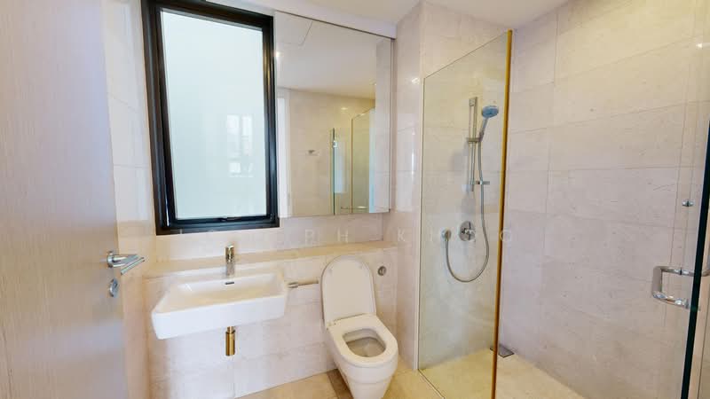 Trilight, 7 Newton Road, 2 Bedrooms, 1,163 sqft, Condominium For Rent, by Joseph Khoo, 500228223 - Bathroom - PropertyGuru.com.sg