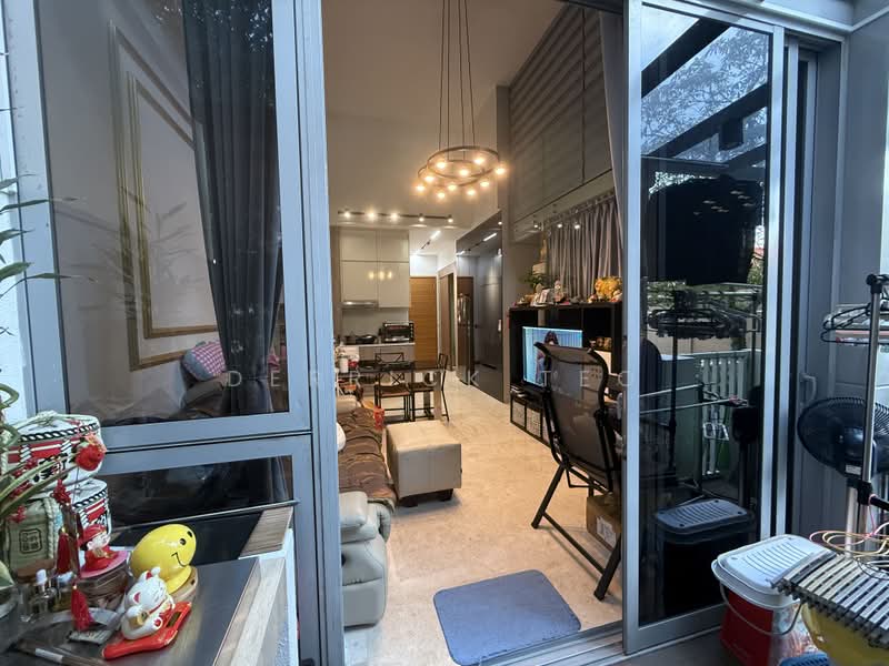 Woodhaven, 75 Woodgrove Avenue, 1 Bedroom, 635 sqft, Condominium For Sale, by Derrick Teo, 500228231 - Living Room - PropertyGuru.com.sg