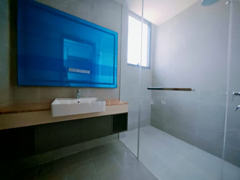 Seletar Hills Estate, Seletar Hills Drive, 5 Bedrooms, 5,646 sqft, Corner Terrace For Sale, by Stella Tan, 500228234 - Bathroom - PropertyGuru.com.sg
