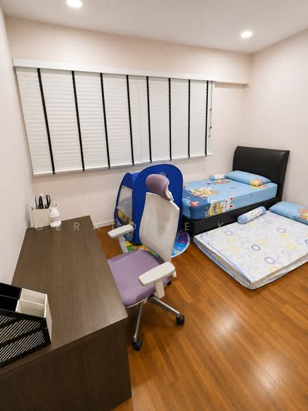 405 Jurong West Street 42, 405 Jurong West Street 42, 3 Bedrooms, 1,698 sqft, HDB Flat For Sale, by Geraldine Koh, 500228238 - Bedroom - PropertyGuru.com.sg