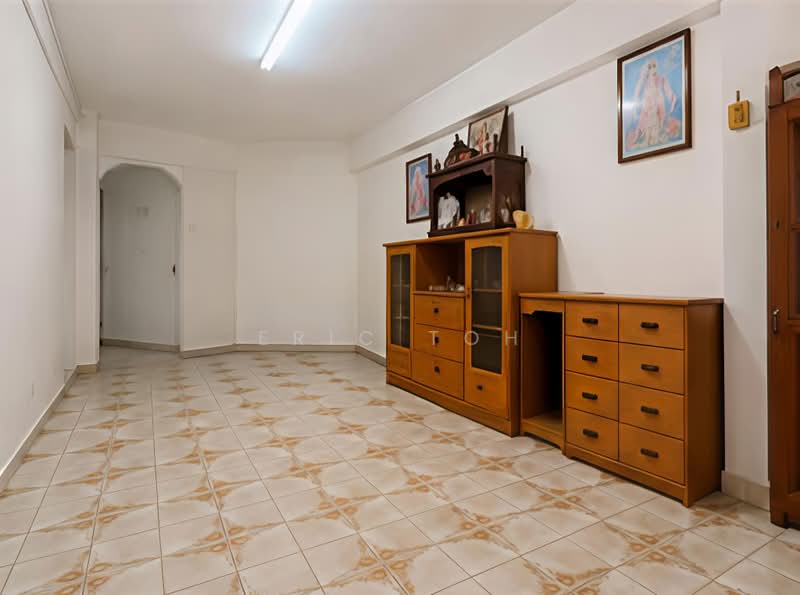 111 Yishun Ring Road, 111 Yishun Ring Road, 2 Bedrooms, 721 sqft, HDB Flat For Sale, by Eric Toh, 500228256 - Living Room - PropertyGuru.com.sg