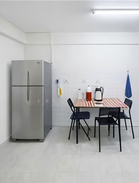 111 Yishun Ring Road, 111 Yishun Ring Road, 2 Bedrooms, 721 sqft, HDB Flat For Sale, by Eric Toh, 500228256 - Kitchen - PropertyGuru.com.sg