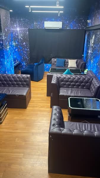 Boat Quay Level 3, Boat Quay, 969 sqft, Food & Beverage For Rent, by Carrie Yap, 500228264 - Living Room - CommercialGuru.com.sg