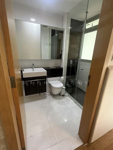 RV Residences, 467 River Valley Road, 2 Bedrooms, 689 sqft, Condominium For Rent, by Daphne Tan, 500228267 - Bathroom - PropertyGuru.com.sg