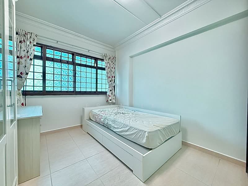142 Lorong 2 Toa Payoh, 142 Lorong 2 Toa Payoh, 3 Bedrooms, 915 sqft, HDB Flat For Rent, by Jeron Lee, 500228276 - Bedroom - PropertyGuru.com.sg