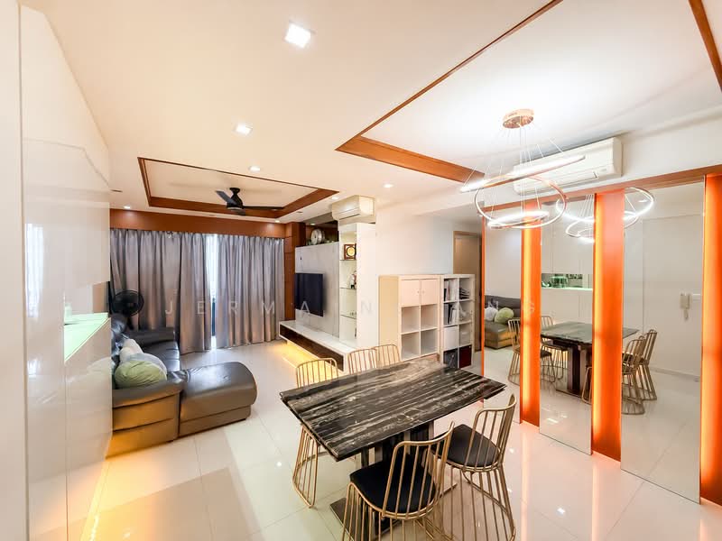 Esparina Residences, 125 Compassvale Bow, 3 Bedrooms, 1,001 sqft, Executive Condominium For Sale, by Jermaine Ang, 500228284 - Living Room - PropertyGuru.com.sg