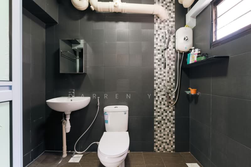 958 Hougang Street 91, 958 Hougang Street 91, 3 Bedrooms, 1,249 sqft, HDB Flat For Sale, by Darren Yeo, 500228286 - Bathroom - PropertyGuru.com.sg