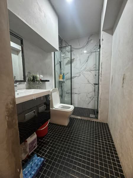 458 Choa Chu Kang Avenue 4, 458 Choa Chu Kang Avenue 4, 3 Bedrooms, 1,323 sqft, HDB Flat For Sale, by Nigel Lee, 500228288 - Bathroom - PropertyGuru.com.sg