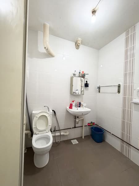 540 Bukit Batok Street 52, 540 Bukit Batok Street 52, Dairy Farm / Bukit Panjang / Choa Chu Kang, 2 Bedrooms, 785 sqft, HDB Flat For Sale, by Susan Mariam (Amboi), 500228322 - Master Bathroom - PropertyGuru.com.sg