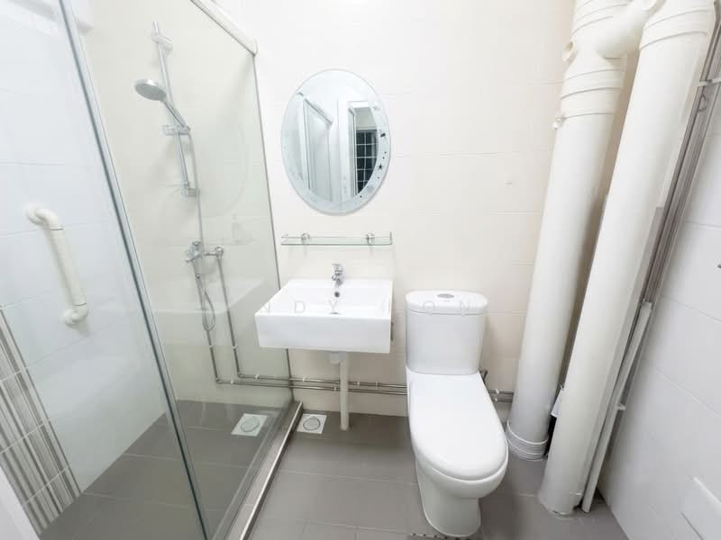 50 Teban Gardens Road, 50 Teban Gardens Road, 3 Bedrooms, 1,528 sqft, HDB Flat For Sale, by Sandy Hong, 500228330 - Bathroom - PropertyGuru.com.sg