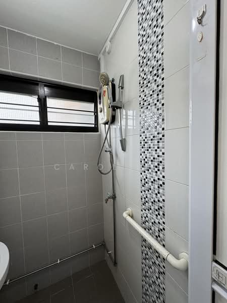 77 Bedok North Road, 77 Bedok North Road, 2 Bedrooms, 640 sqft, HDB Flat For Rent, by Carol Lim, 500228338 - Bathroom - PropertyGuru.com.sg