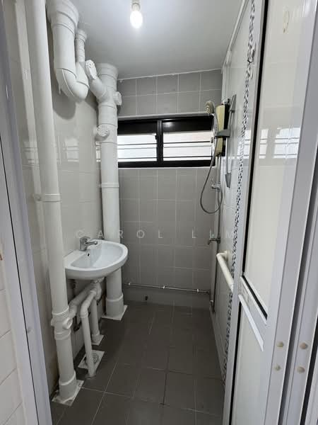 77 Bedok North Road, 77 Bedok North Road, 2 Bedrooms, 640 sqft, HDB Flat For Rent, by Carol Lim, 500228338 - Bathroom - PropertyGuru.com.sg