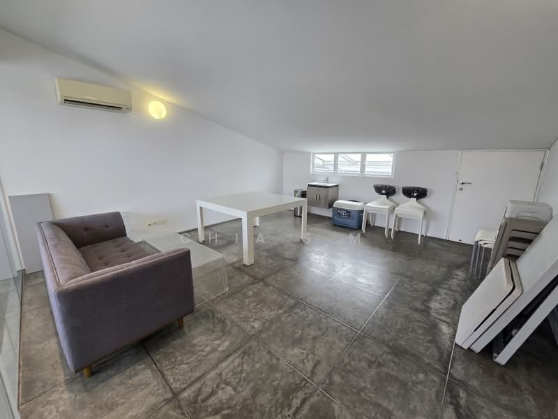 Teng Tong / Joo Chiat Inter Terrace, Teng Tong Road, 5 Bedrooms, 3,900 sqft, Terraced House For Rent, by Chia S M, 500228345 - Living Room - PropertyGuru.com.sg