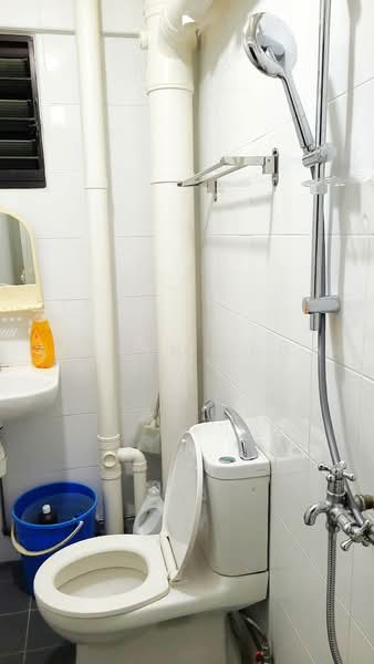 406 Tampines Street 41, 406 Tampines Street 41, Room Rental, 120 sqft, HDB Flat For Rent, by Steven Choo, 500228348 - Bathroom - PropertyGuru.com.sg
