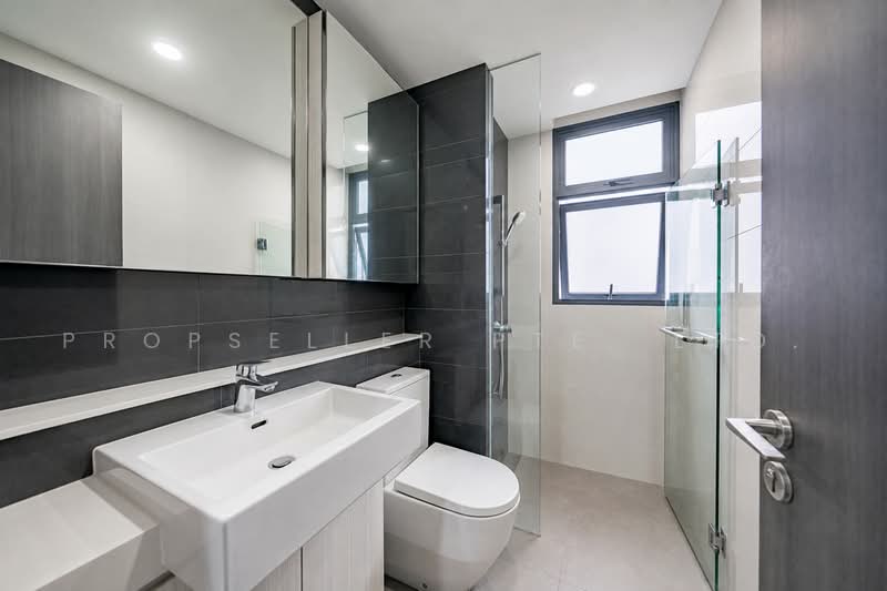 Gem Residences, 3 Lorong 5 Toa Payoh, 2 Bedrooms, 775 sqft, Condominium For Sale, by Don Png, 500228360 - Bathroom - PropertyGuru.com.sg