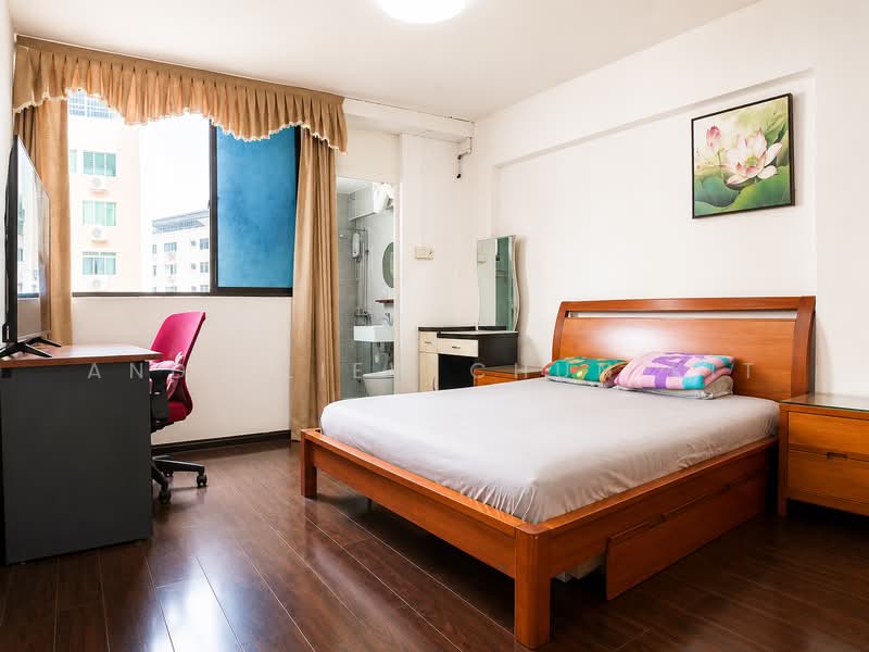 136 Simei Street 1, 136 Simei Street 1, 3 Bedrooms, 1,313 sqft, HDB Flat For Sale, by Andy Liew Chun Kit, 500228377 - Master Bedroom - PropertyGuru.com.sg
