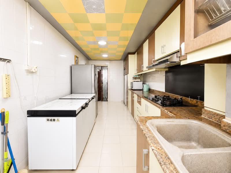 136 Simei Street 1, 136 Simei Street 1, 3 Bedrooms, 1,313 sqft, HDB Flat For Sale, by Andy Liew Chun Kit, 500228377 - Kitchen - PropertyGuru.com.sg