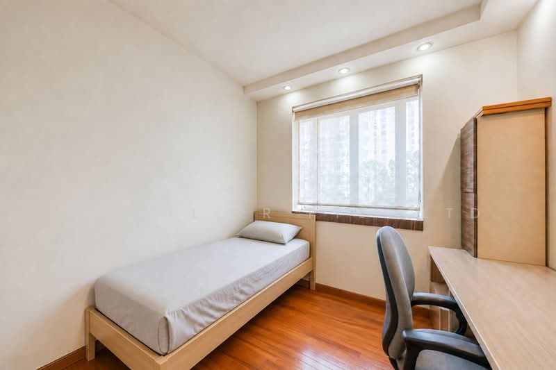 Rosewood, 5 Rosewood Drive, 2 Bedrooms, 1,012 sqft, Condominium For Sale, by Gina Tow, 500228382 - Bedroom - PropertyGuru.com.sg