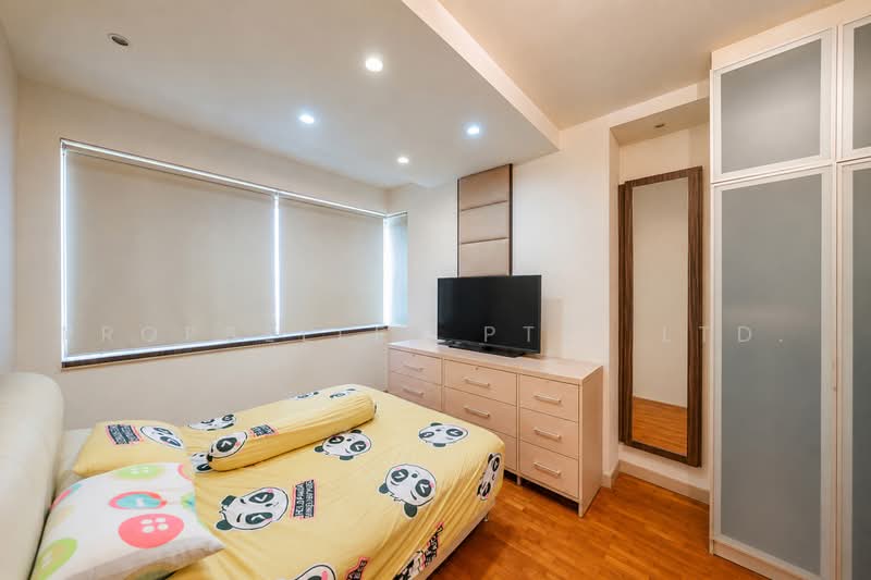 Rosewood, 5 Rosewood Drive, 2 Bedrooms, 1,012 sqft, Condominium For Sale, by Gina Tow, 500228382 - Bedroom - PropertyGuru.com.sg