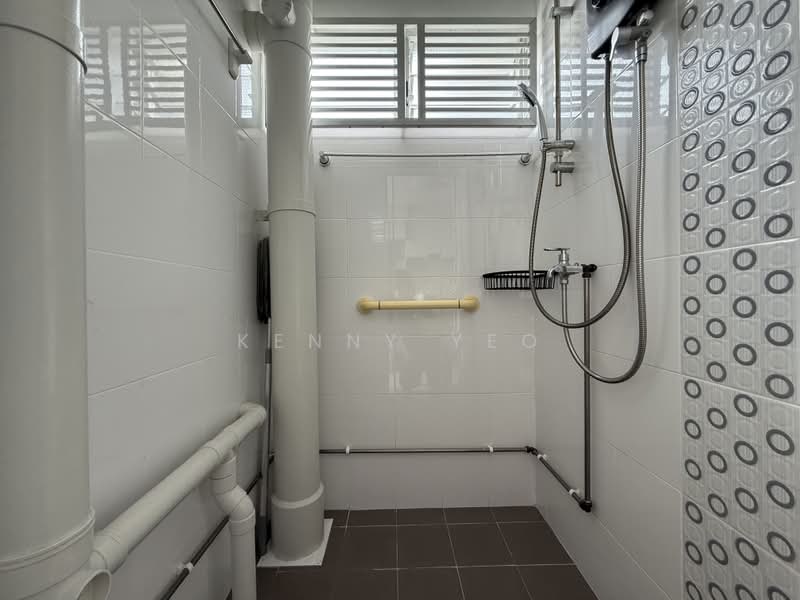 76 Bedok North Road, 76 Bedok North Road, 2 Bedrooms, 753 sqft, HDB Flat For Rent, by Kenny Yeo, 500228389 - Bathroom - PropertyGuru.com.sg