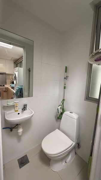 Caspian, 50 Lakeside Drive, 3 Bedrooms, 1,195 sqft, Condominium For Rent, by Bryan Koh 许智俍, 500228391 - Bathroom - PropertyGuru.com.sg