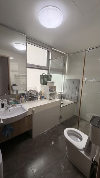 Caspian, 50 Lakeside Drive, 3 Bedrooms, 1,195 sqft, Condominium For Rent, by Bryan Koh 许智俍, 500228391 - Bathroom - PropertyGuru.com.sg