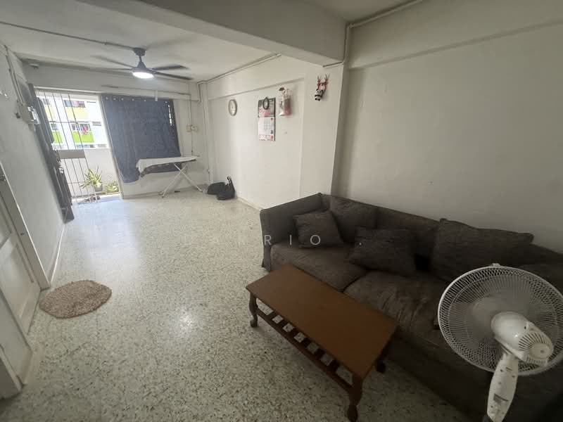 20 Dover Crescent, 20 Dover Crescent, 2 Bedrooms, 700 sqft, HDB Flat For Sale, by Darrio ., 500228397 - Living Room - PropertyGuru.com.sg