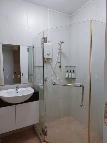 764 Choa Chu Kang North 5, 764 Choa Chu Kang North 5, 4 Bedrooms, 1,550 sqft, HDB Flat For Sale, by Yiew Chiou Ling Lynn, 500228398 - Bathroom - PropertyGuru.com.sg