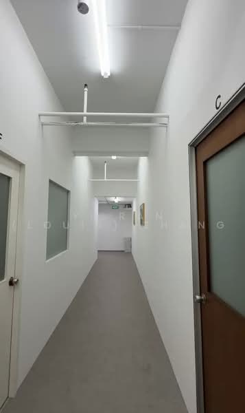 Tong Lee Building, 35 Kallang Pudding Road, 192 sqft, Light Industrial (B1) For Rent, by Yi Ran (Louis) Zhang, 500228403 - Corridor - CommercialGuru.com.sg