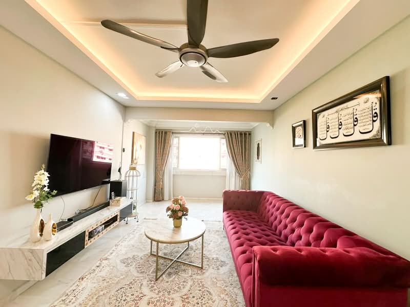 316 Tampines Street 33, 316 Tampines Street 33, 3 Bedrooms, 1,377 sqft, HDB Flat For Sale, by Lin Tan, 500228411 - Living Room - PropertyGuru.com.sg