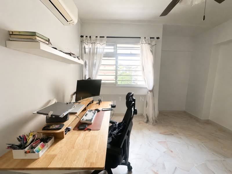 316 Tampines Street 33, 316 Tampines Street 33, 3 Bedrooms, 1,377 sqft, HDB Flat For Sale, by Lin Tan, 500228411 - Study - PropertyGuru.com.sg