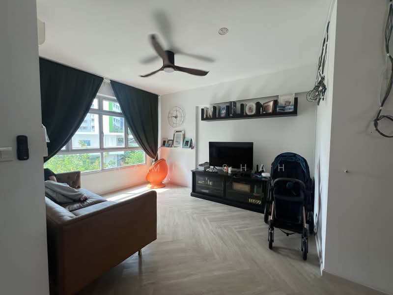 183A Woodlands Street 13, 183A Woodlands Street 13, 3 Bedrooms, 1,001 sqft, HDB Flat For Sale, by Shamim Shah, 500228417 - Living Room - PropertyGuru.com.sg