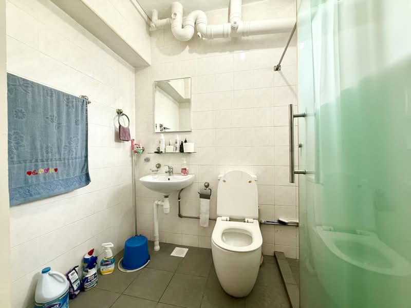 188C Rivervale Drive, 188C Rivervale Drive, 3 Bedrooms, 1,033 sqft, HDB Flat For Sale, by Joey Lim, 500228420 - Bathroom - PropertyGuru.com.sg