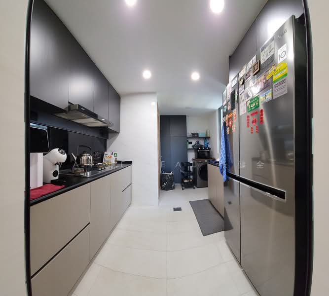 FLO Residence, 11 Punggol Field Walk, 3 Bedrooms, 1,012 sqft, Condominium For Sale, by Wayne Teau 张健全, 500228421 - Kitchen - PropertyGuru.com.sg