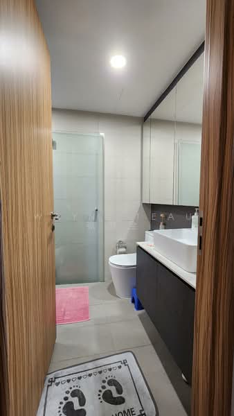 FLO Residence, 11 Punggol Field Walk, 3 Bedrooms, 1,012 sqft, Condominium For Sale, by Wayne Teau 张健全, 500228421 - Bathroom - PropertyGuru.com.sg