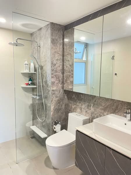 FLO Residence, 11 Punggol Field Walk, 3 Bedrooms, 1,012 sqft, Condominium For Sale, by Wayne Teau 张健全, 500228421 - Bathroom - PropertyGuru.com.sg