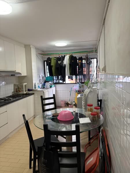 Blk 220 Serangoon 2 bus stop to MRT available 4 October, , 2 Bedrooms, 721 sqft, HDB Flat For Rent, by Lena Lee, 500228422 - Kitchen - PropertyGuru.com.sg