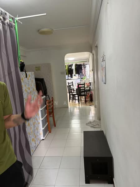 Blk 220 Serangoon 2 bus stop to MRT available 4 October, , 2 Bedrooms, 721 sqft, HDB Flat For Rent, by Lena Lee, 500228422 - Corridor - PropertyGuru.com.sg