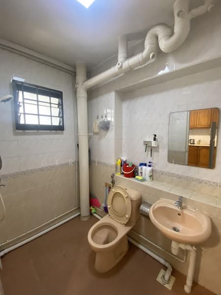 588 Woodlands Drive 16, 588 Woodlands Drive 16, Admiralty / Woodlands, Room Rental, 100 sqft, HDB Flat For Rent, by Derrick Tai, 500228445 - Bathroom - PropertyGuru.com.sg